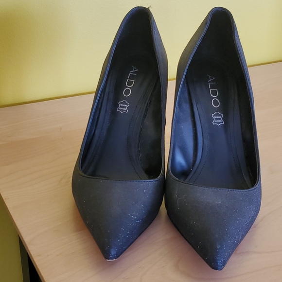 Shoes - Picture 1 of 2